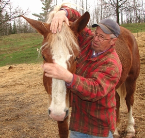 Duane Barrow shows how to place arm over the poll